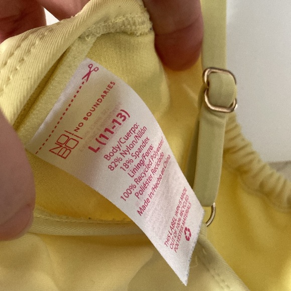 Adorable yellow bikini with gold accents top large 11/13 bottom medium - Picture 9 of 12